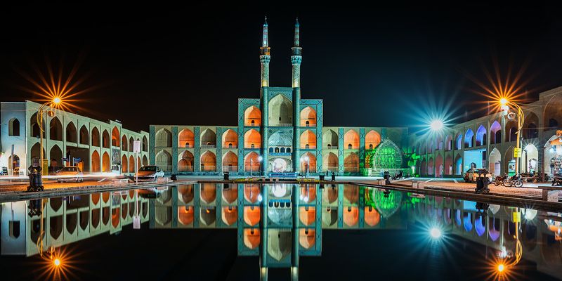 Yazd, Amir Chakhmagh Square